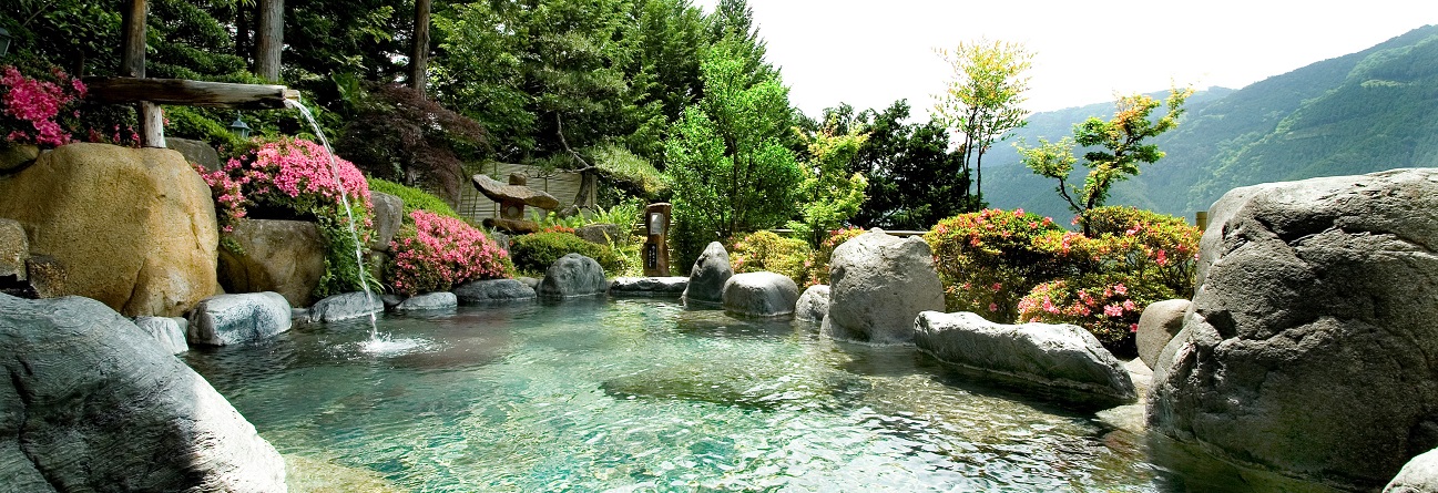 Amazing Hot Springs in Japan | Guest Houses